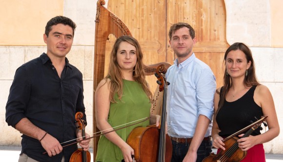 l'aura rilucente mallorca 1